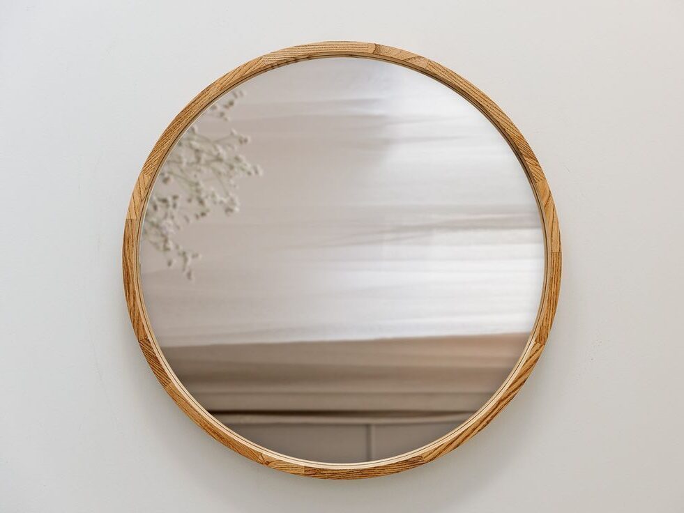Rounded mirror